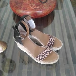 Women wedge sandal